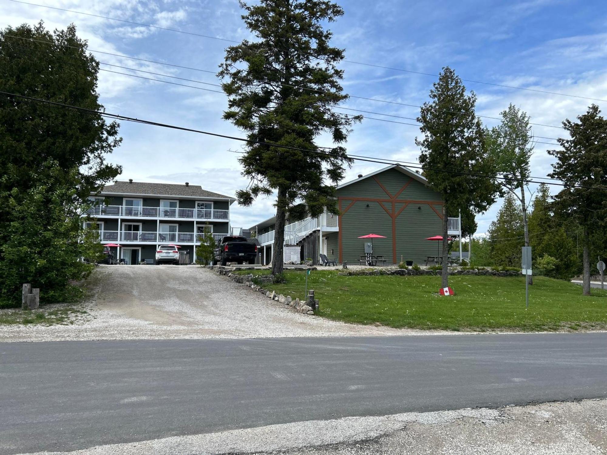 Escarpment Heights Motel Tobermory Exterior foto