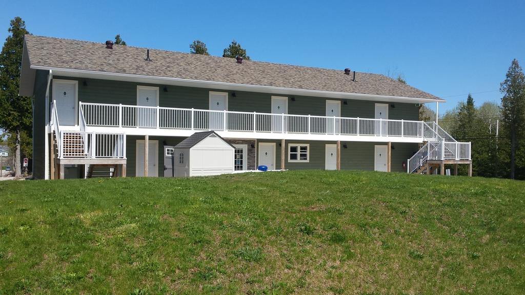 Escarpment Heights Motel Tobermory Exterior foto